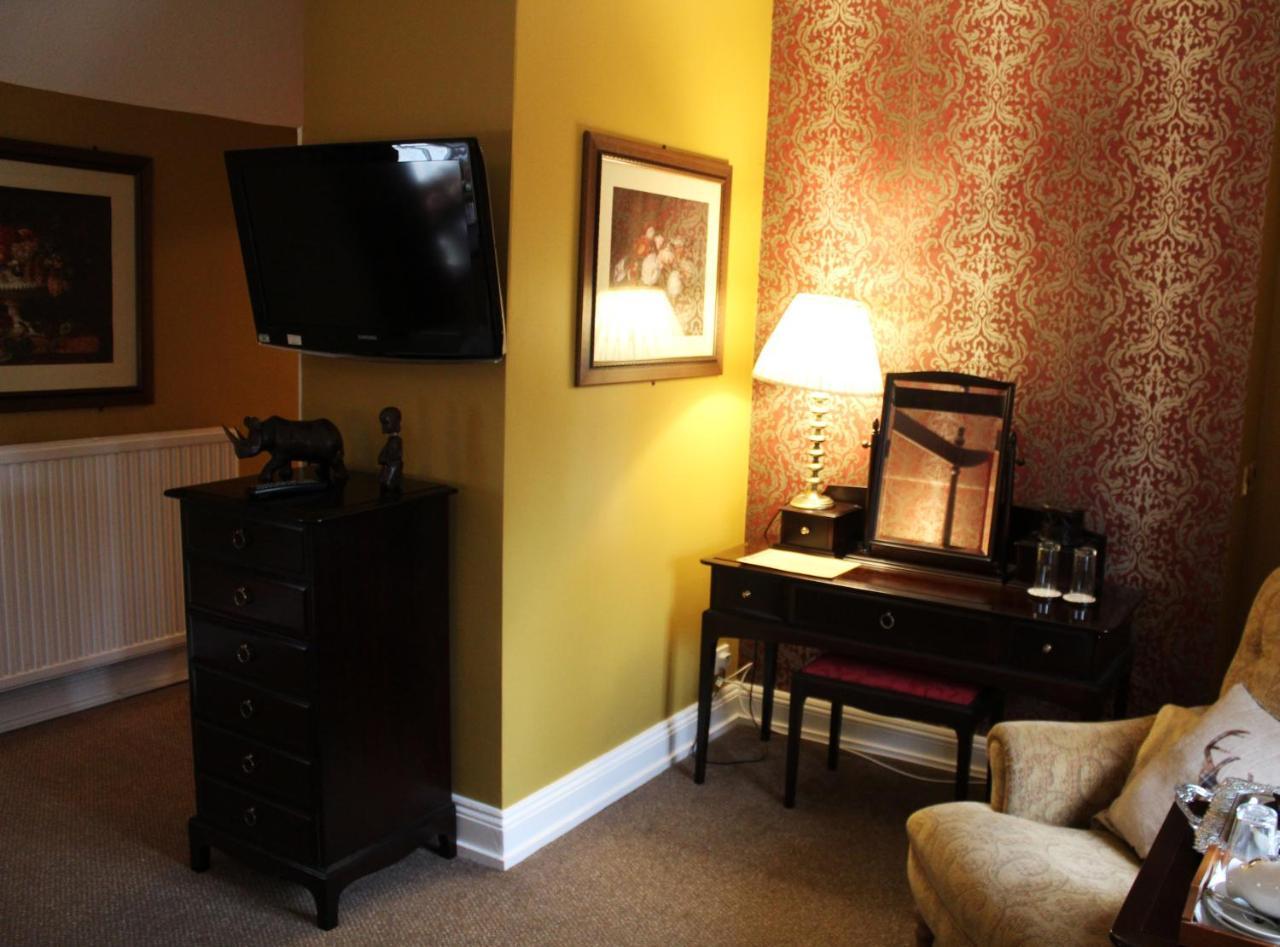 The Lion Hotel Buckden  Buitenkant foto