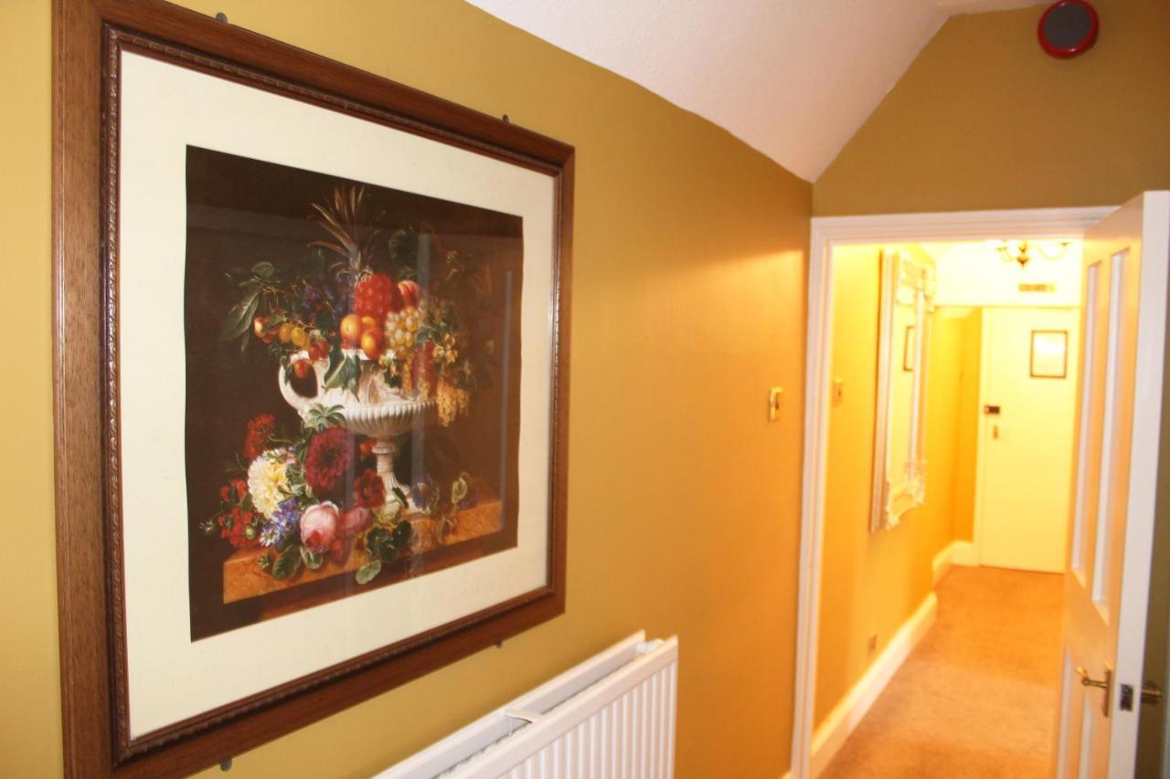 The Lion Hotel Buckden  Buitenkant foto