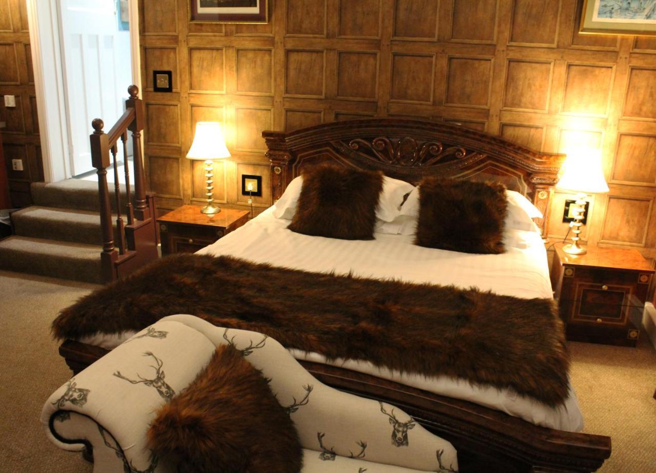 The Lion Hotel Buckden  Buitenkant foto