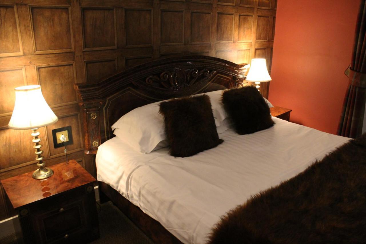 The Lion Hotel Buckden  Buitenkant foto